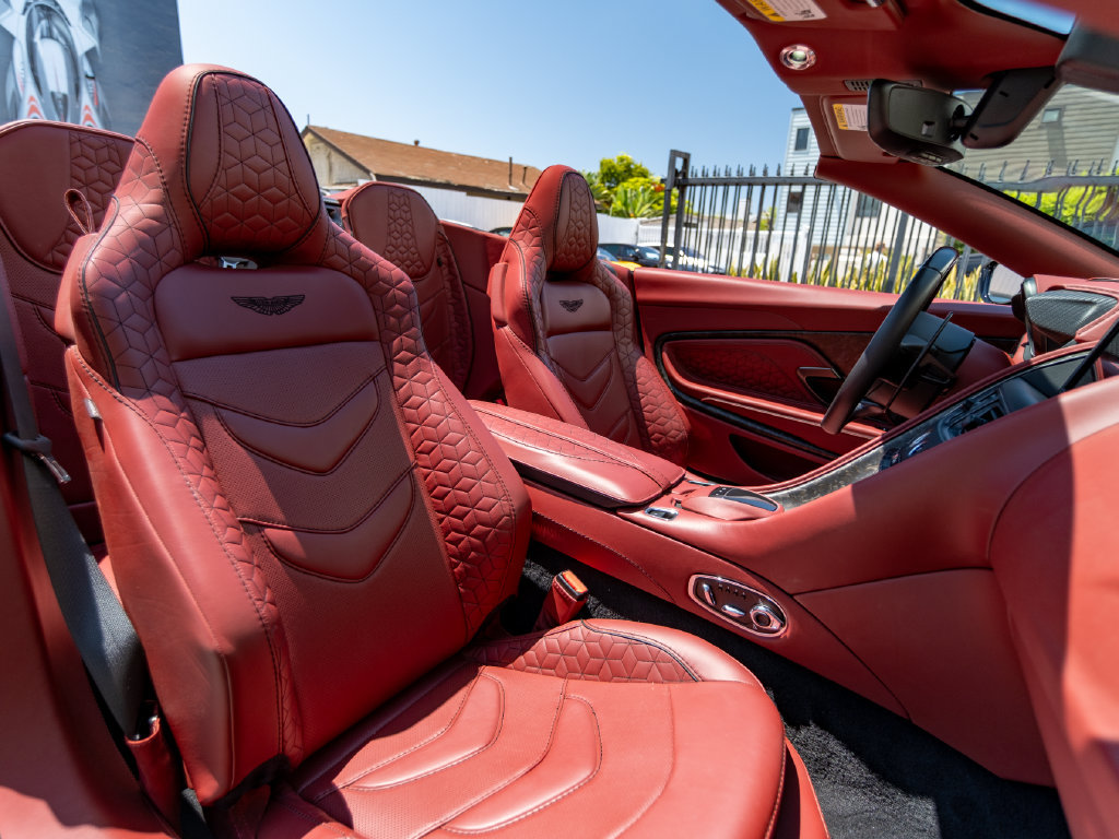 Used 2020 Aston Martin DBS Superleggera Volante RWD image 34