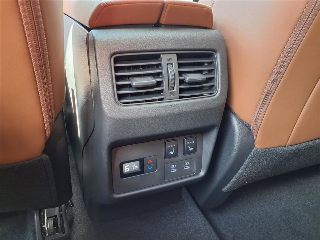 New 2026 Nissan Rogue Platinum image 7