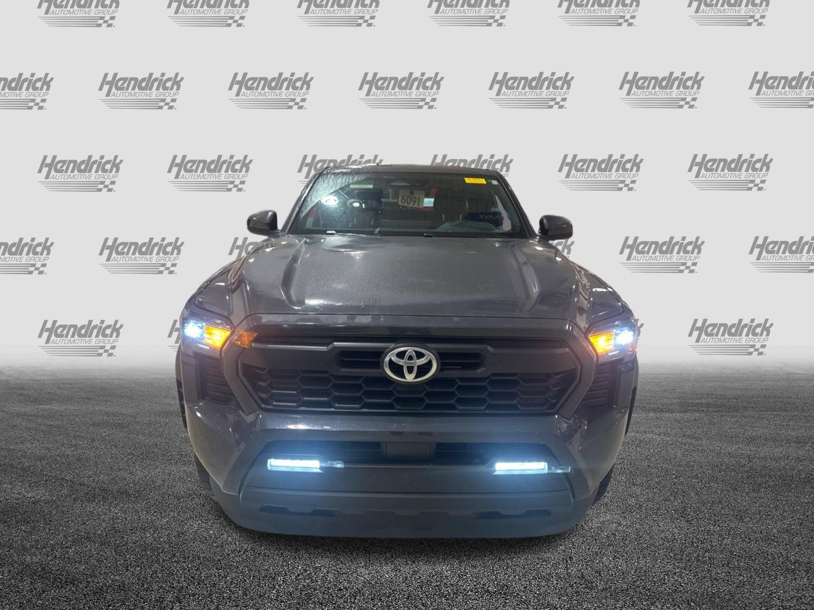 Certified 2025 Toyota Tacoma TRD Off-Road AWD/4WD image 2