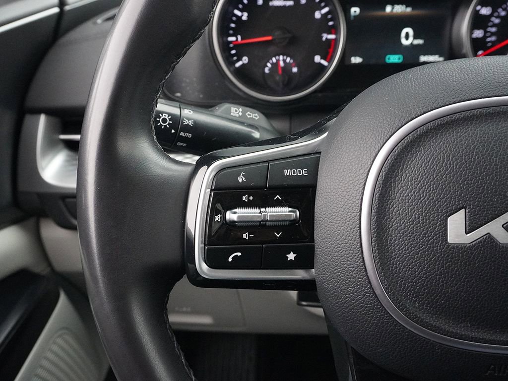 Used 2024 Kia Carnival LX FWD image 38