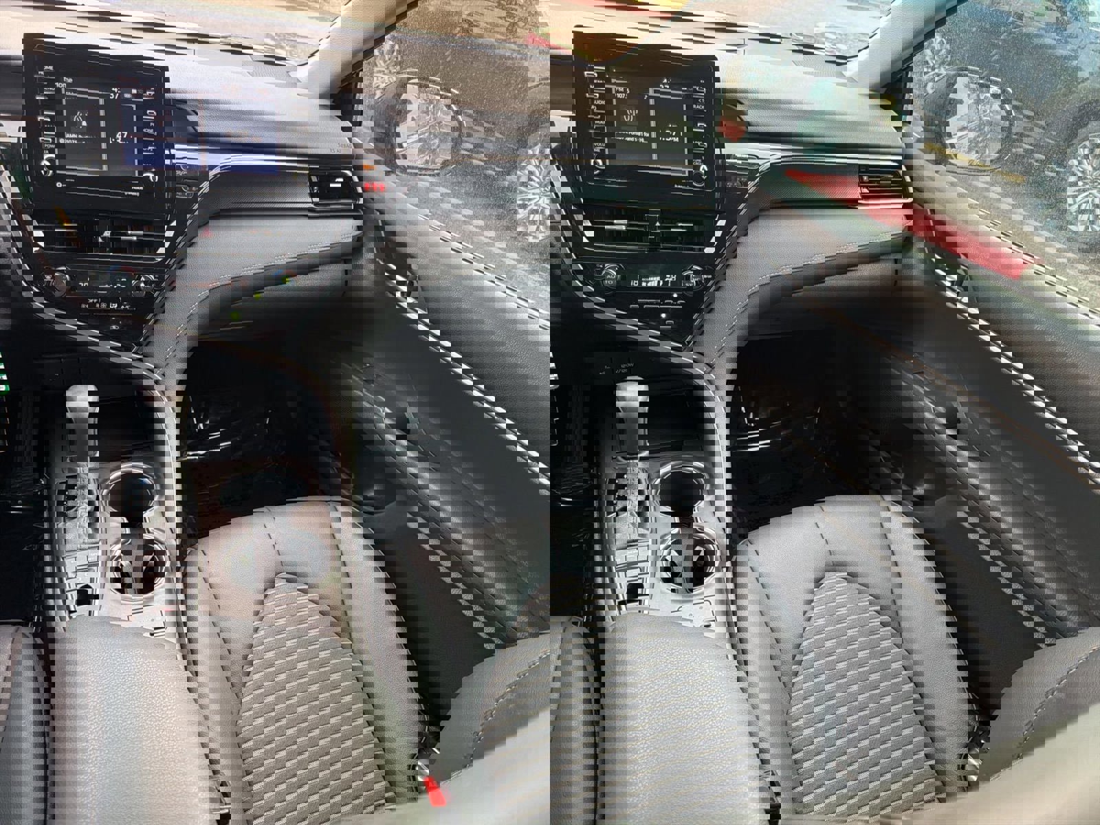 Used 2022 Toyota Camry SE w/ Cold Weather Package AWD/4WD image 20