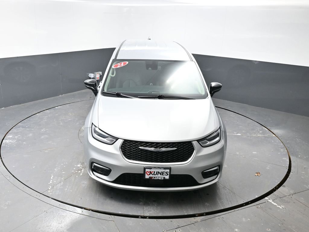 Used 2024 Chrysler Pacifica Select image 44