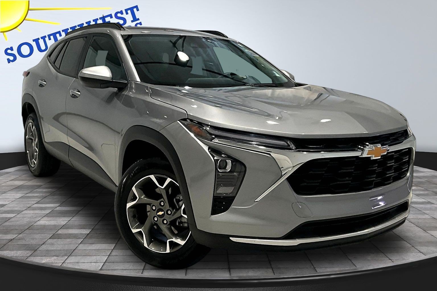 Used 2025 Chevrolet Trax LT w/ LT Convenience Package FWD image 3