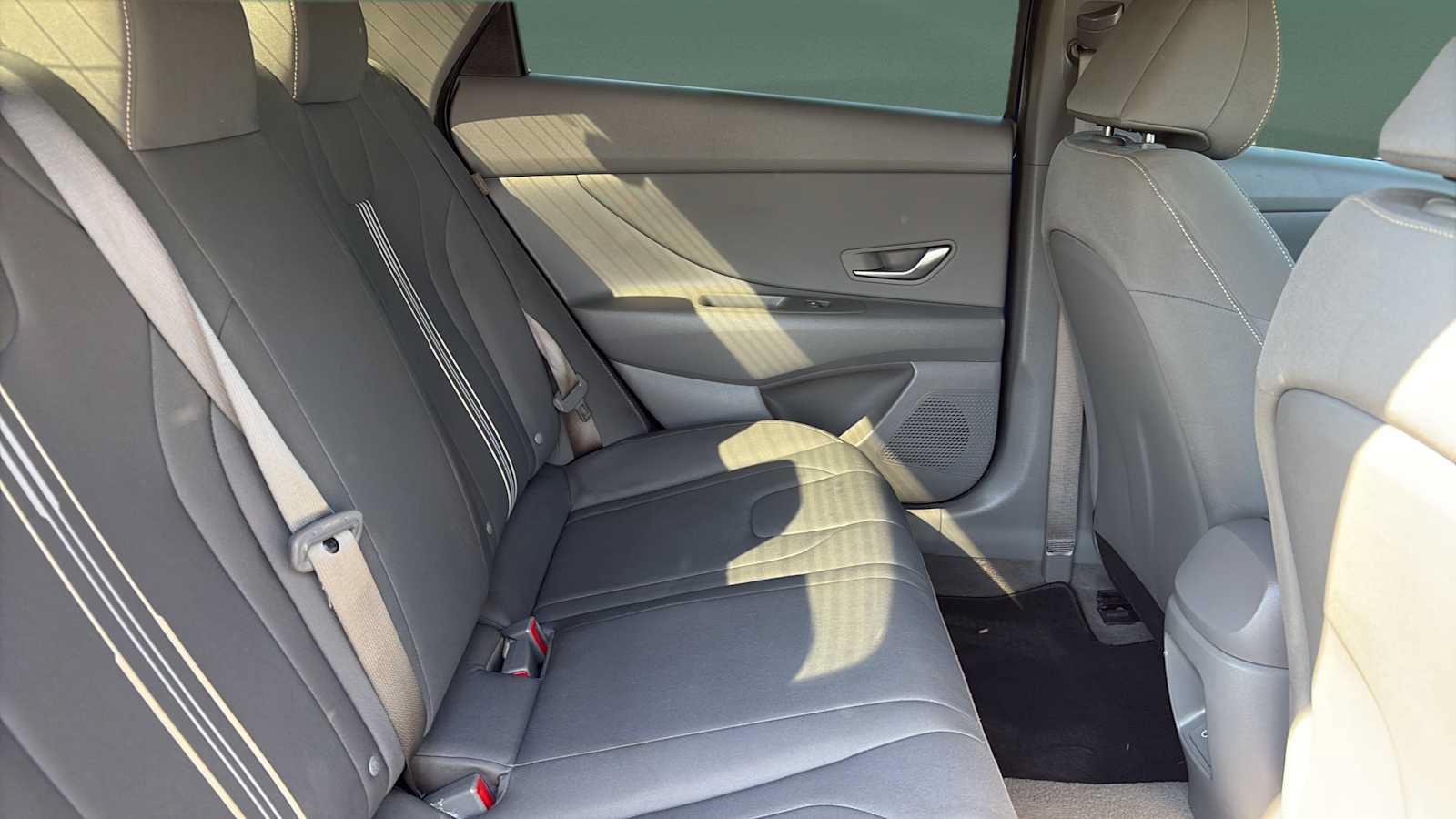 Used 2025 Hyundai Elantra Sport FWD image 27
