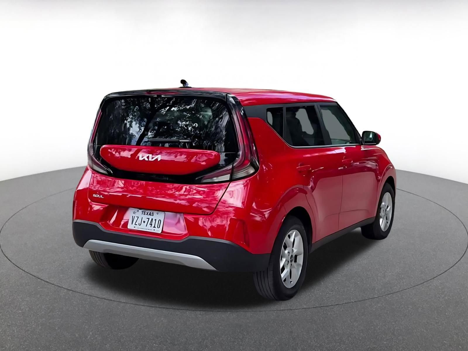 Used 2025 Kia Soul LX w/ LX Technology Package FWD image 23