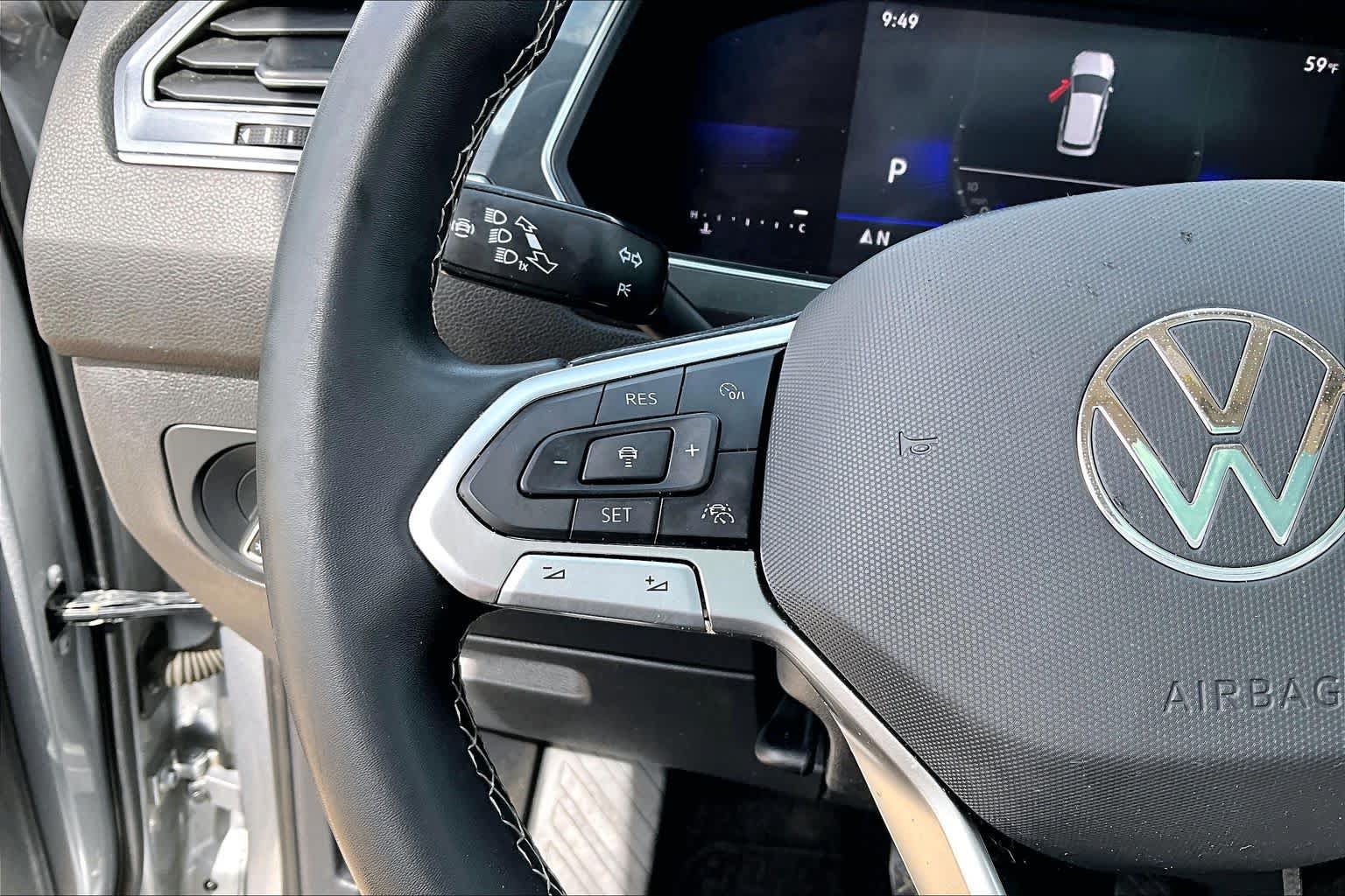 Used 2022 Volkswagen Tiguan SE FWD image 24