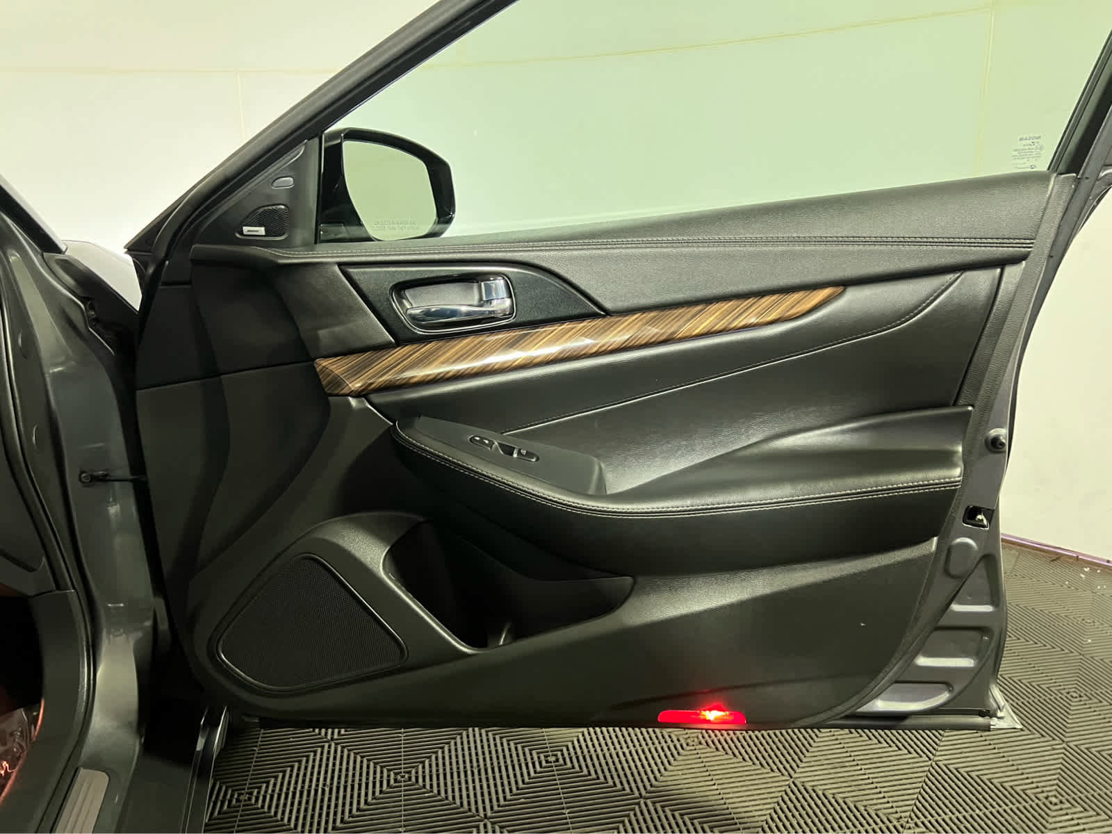 Used 2018 Nissan Maxima Platinum image 30