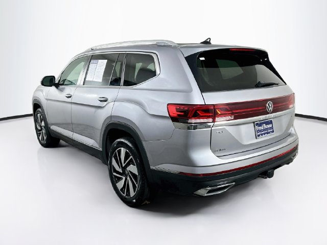 Used 2024 Volkswagen Atlas SEL AWD/4WD image 6