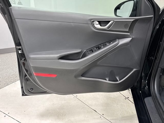 Used 2018 Hyundai Ioniq Blue FWD image 8
