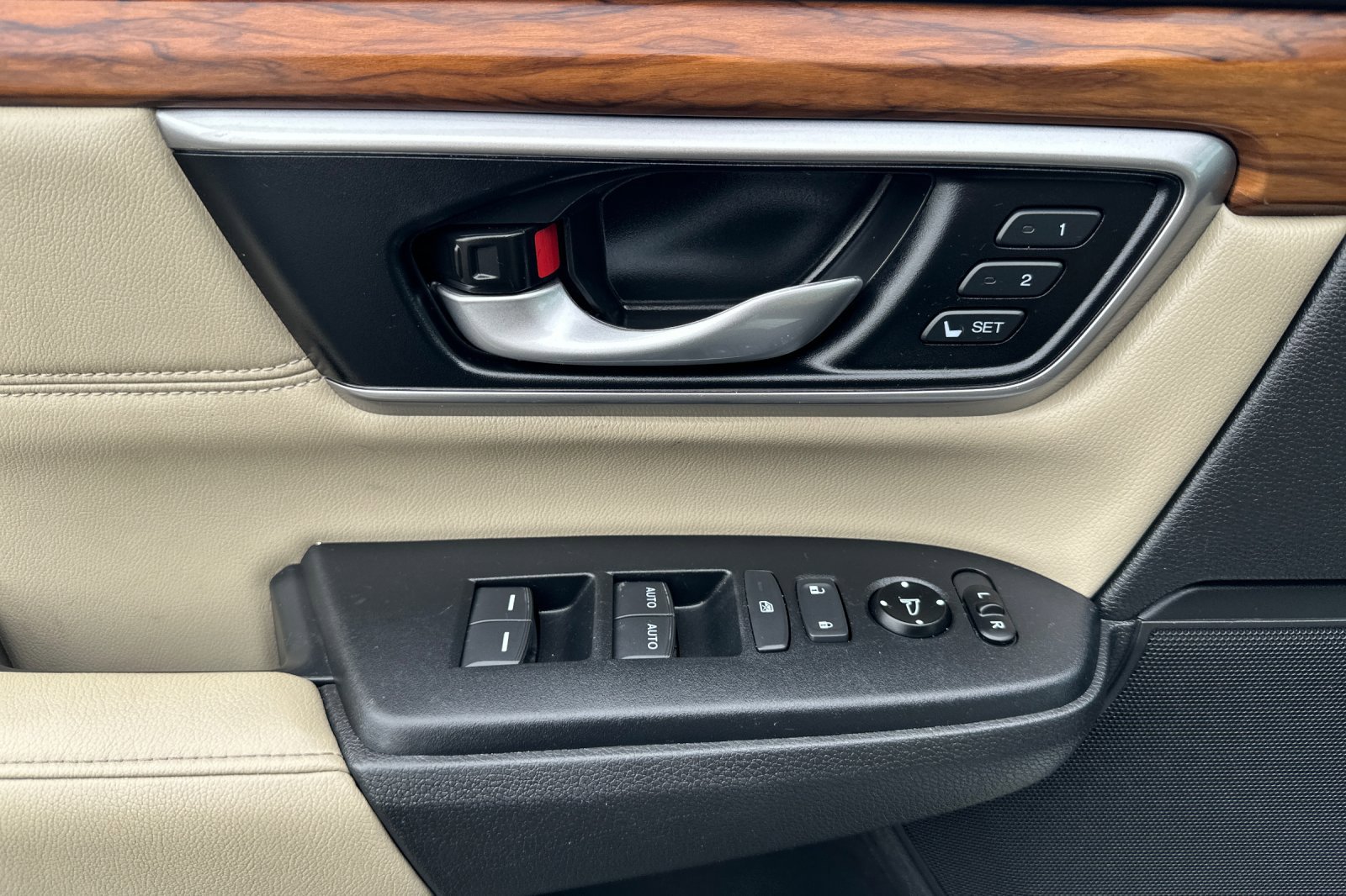 Used 2020 Honda CR-V EX-L image 12