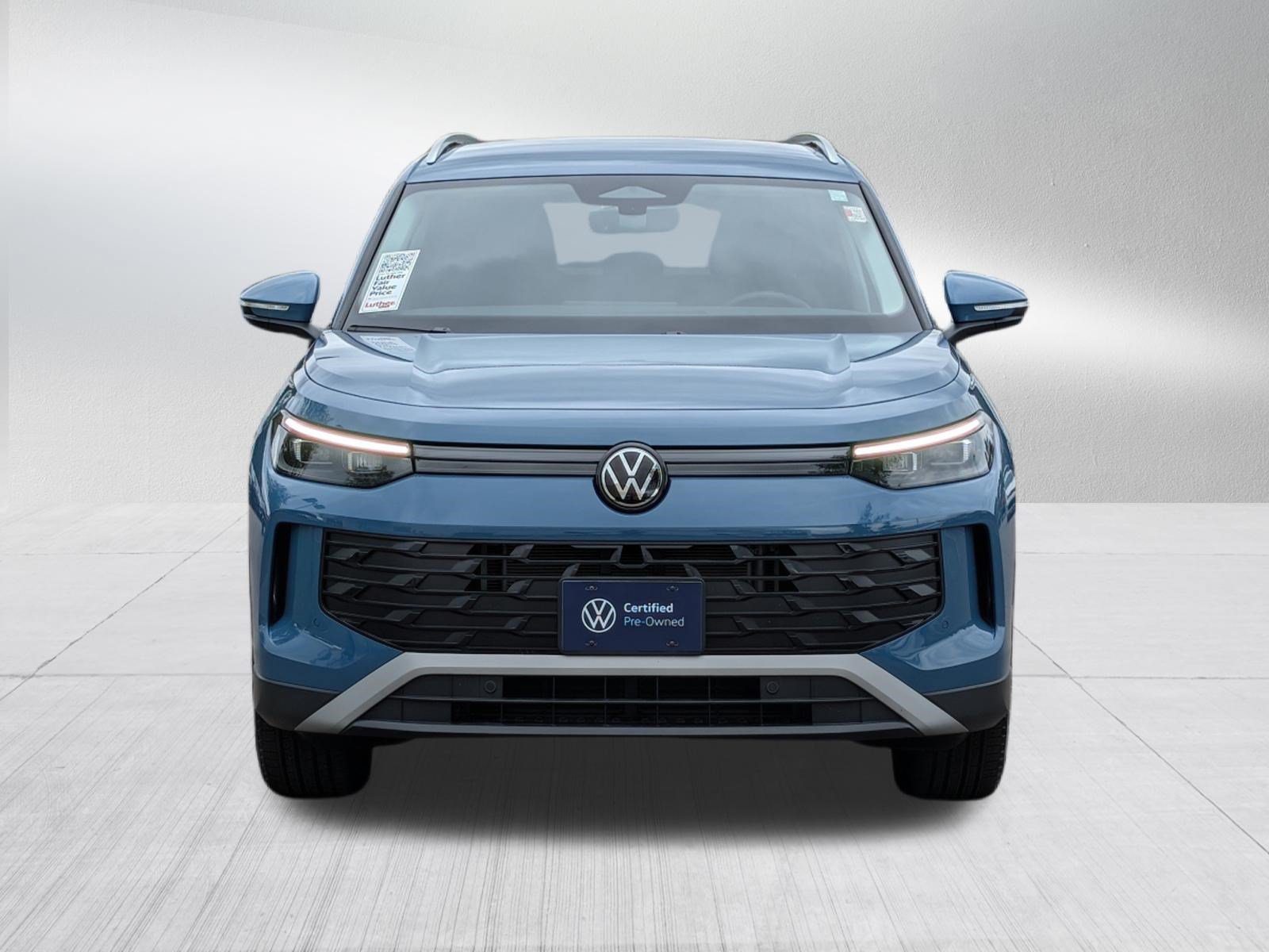 Certified 2026 Volkswagen Tiguan SE AWD/4WD image 2