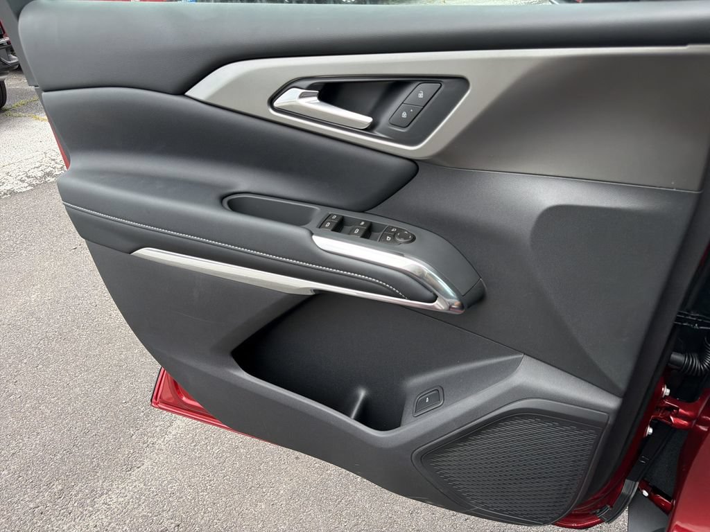 New 2026 Chevrolet Traverse LT w/ Sun and Wheel Package FWD image 14