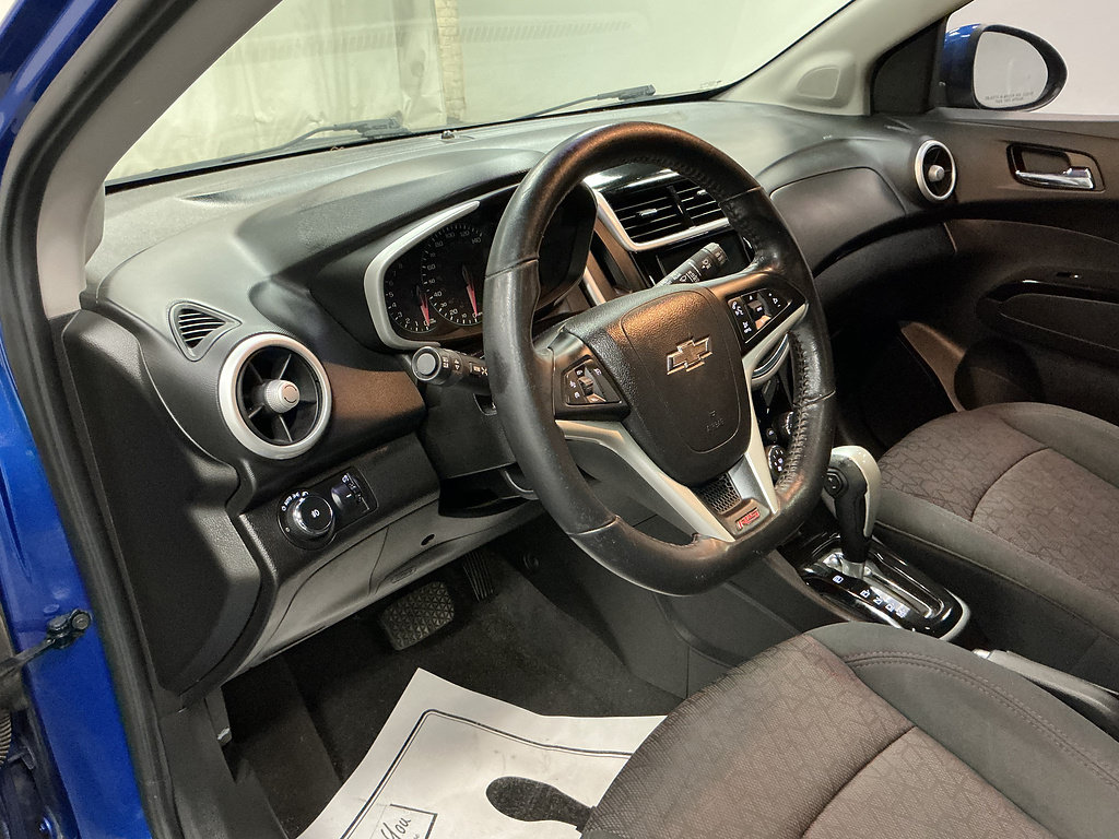 Used 2019 Chevrolet Sonic LT w/ Convenience Package FWD image 10