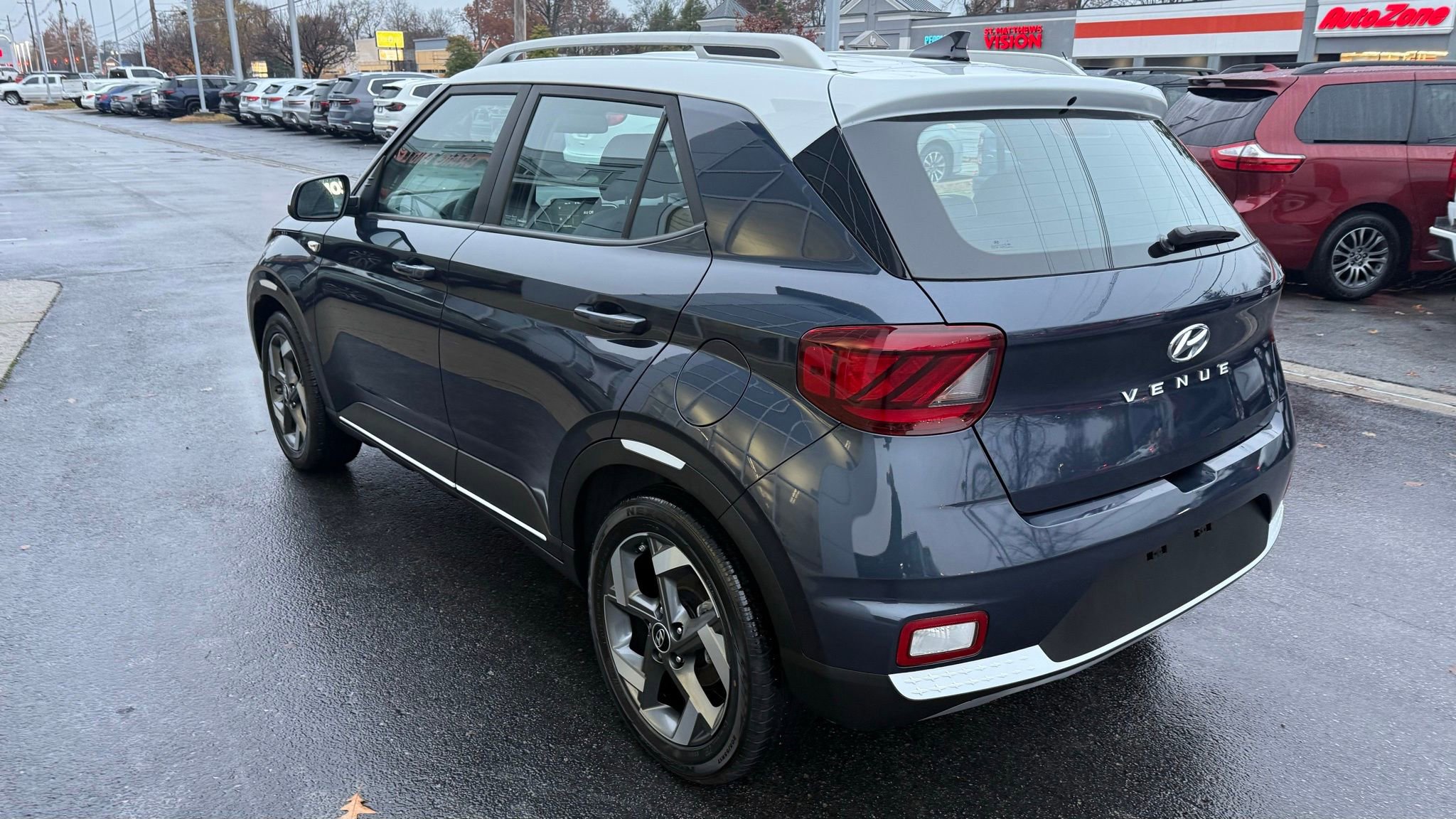 Used 2020 Hyundai Venue image 7