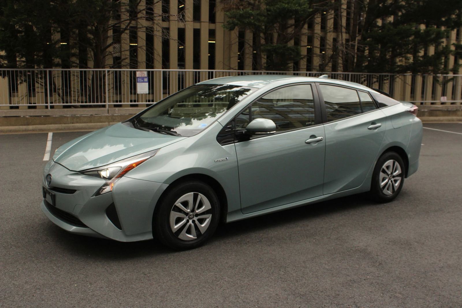 Used 2017 Toyota Prius Three FWD image 12