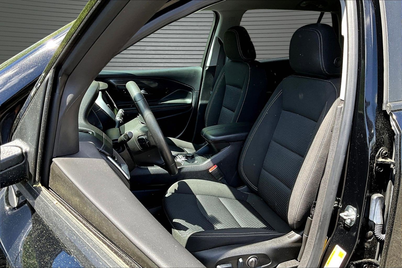 Used 2024 GMC Terrain SLE w/ Driver Convenience Package AWD/4WD image 13