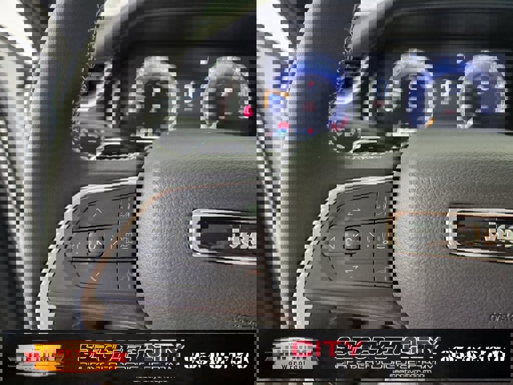 New 2025 Jeep Grand Cherokee Limited w/ Black Appearance Package image 16