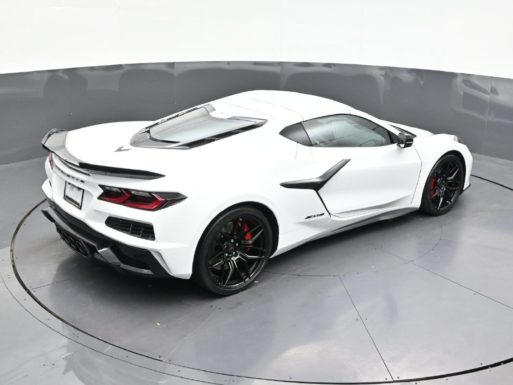 Used 2027 Chevrolet Corvette Z06 RWD image 22