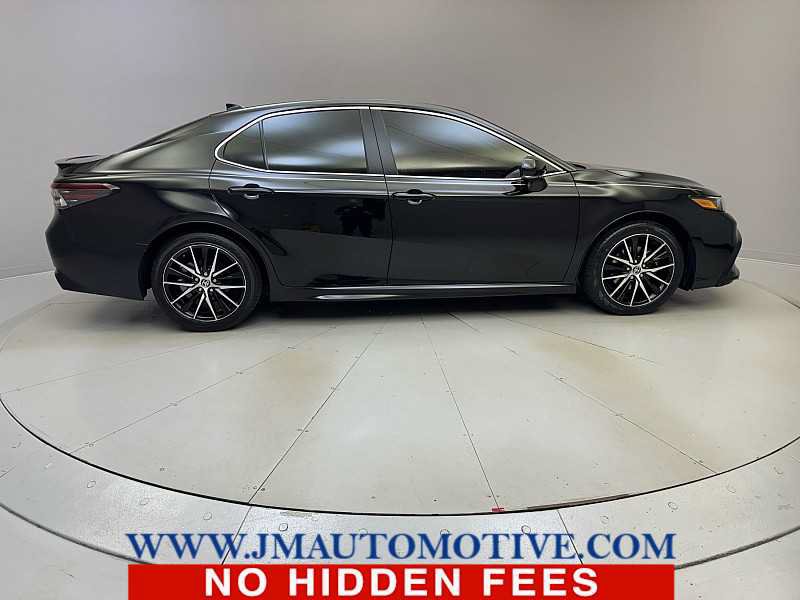 Used 2023 Toyota Camry SE FWD image 6