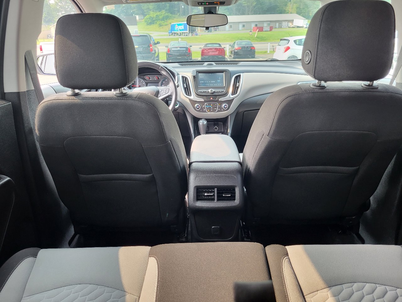 Used 2018 Chevrolet Equinox LT image 8