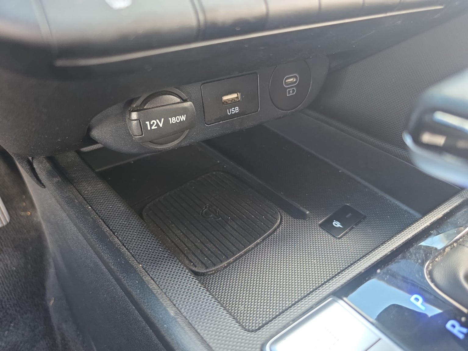 Used 2025 Hyundai Elantra SEL FWD image 24