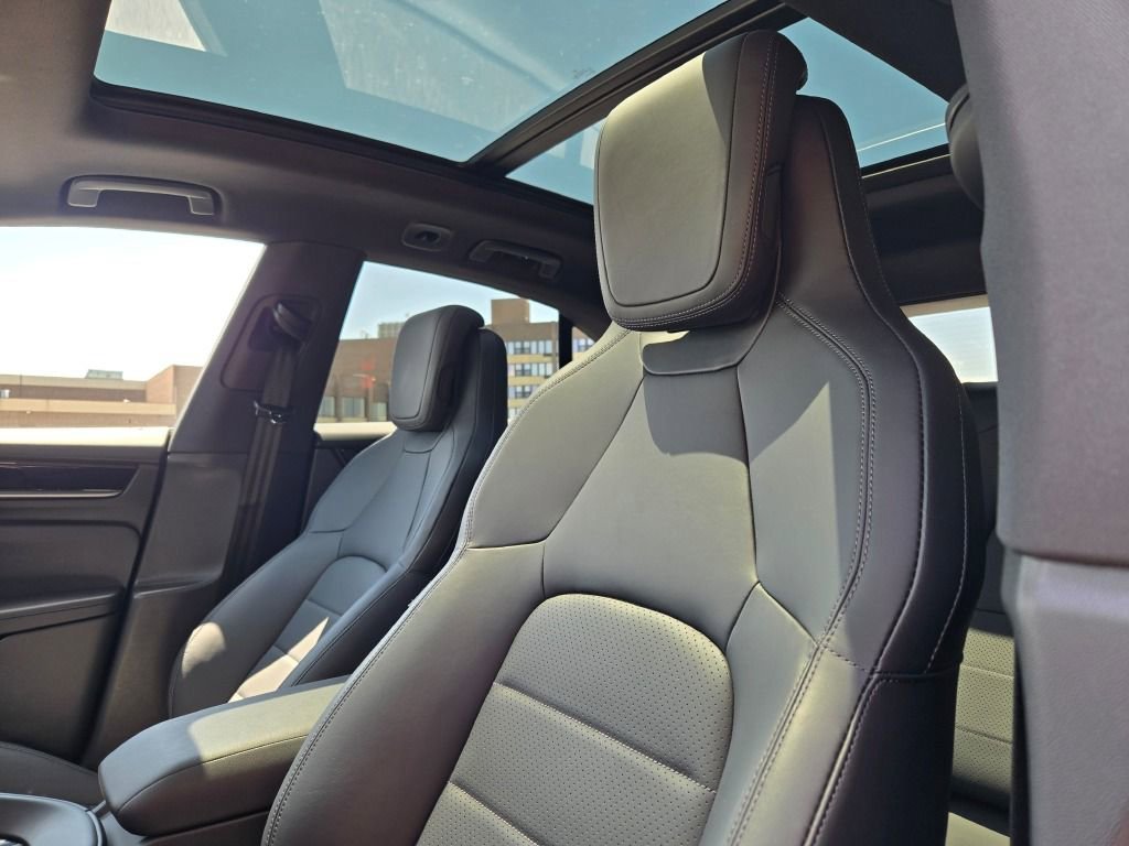 Certified 2024 Porsche Macan 4 Electric image 20