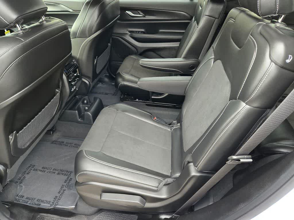 New 2025 Jeep Grand Cherokee L Altitude AWD/4WD image 9