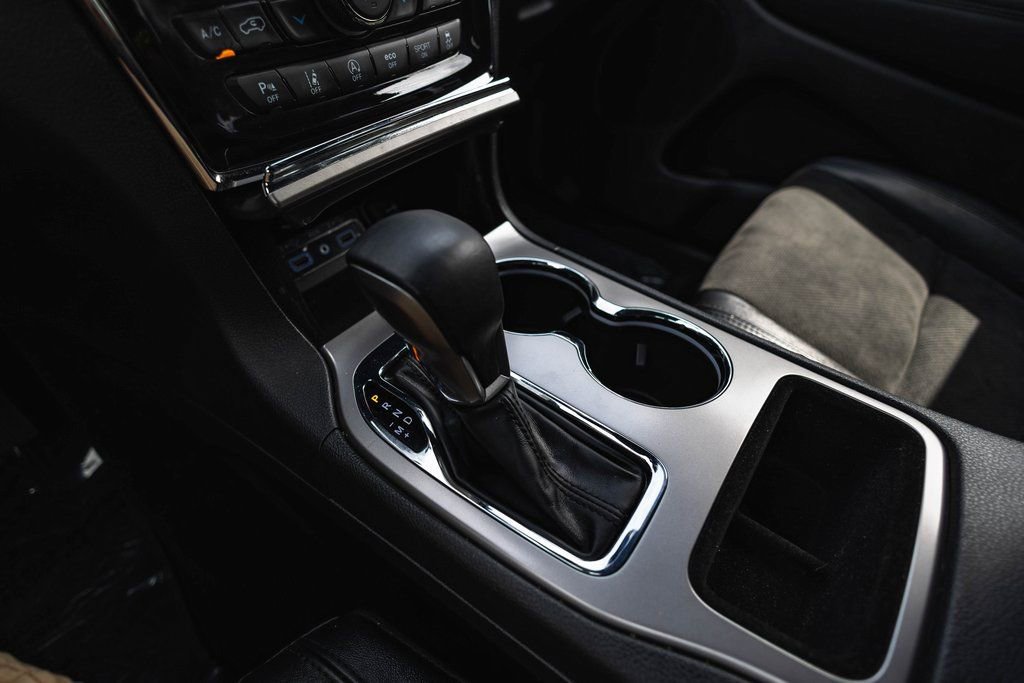 Used 2022 Jeep Grand Cherokee Laredo X image 18