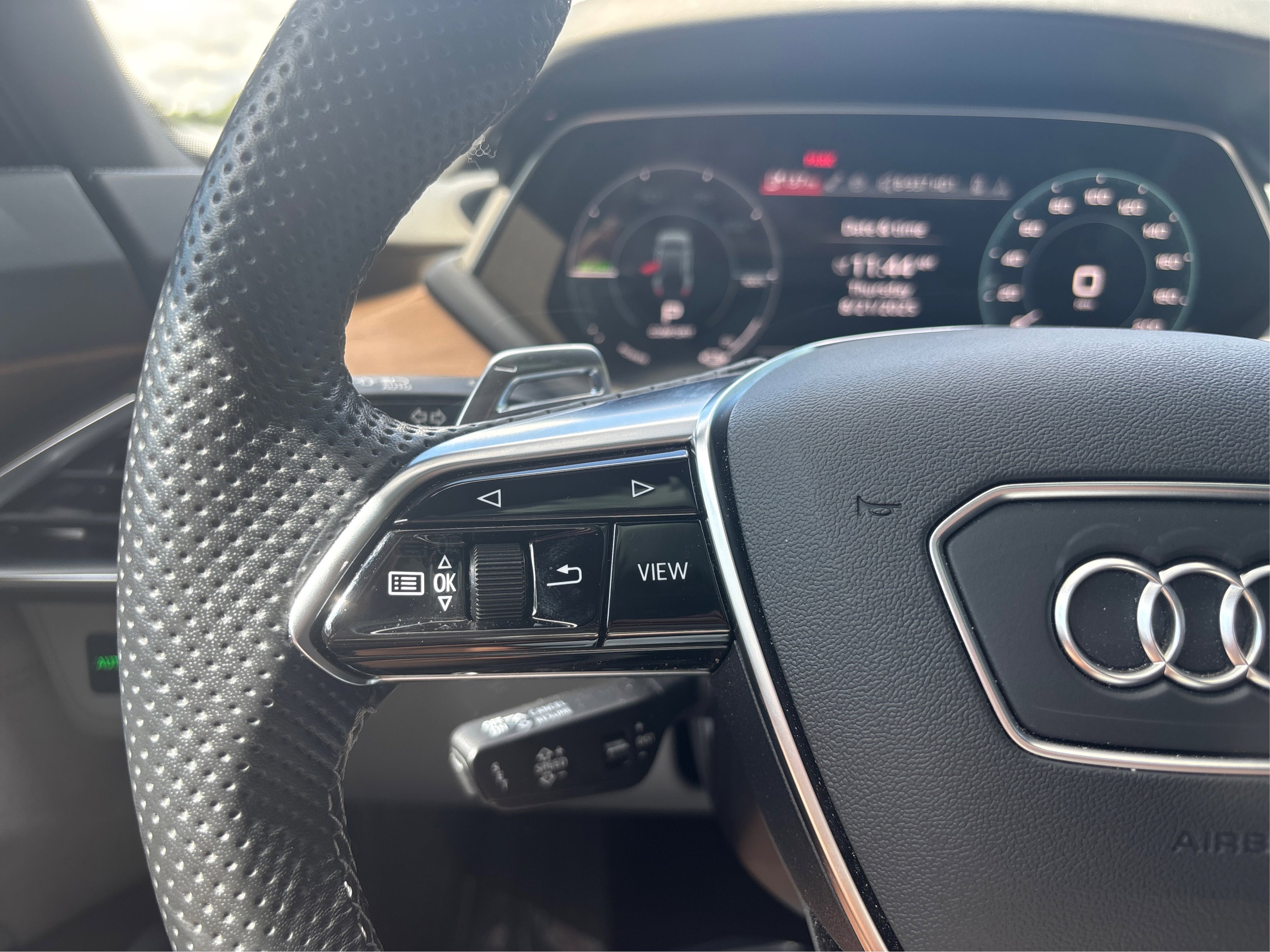 Used 2024 Audi e-tron GT Premium Plus image 46