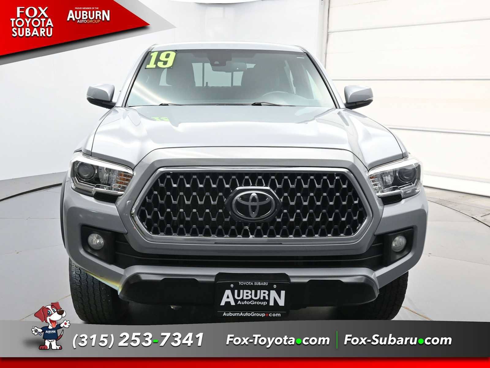 Used 2019 Toyota Tacoma TRD Off-Road w/ Technology Package AWD/4WD image 3