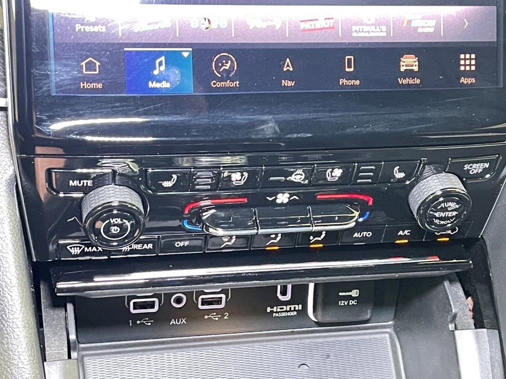 Used 2022 Jeep Grand Cherokee Trailhawk w/ Luxury Tech Group III image 47