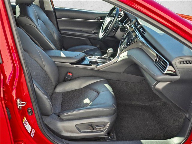 Used 2019 Toyota Camry XSE FWD image 11