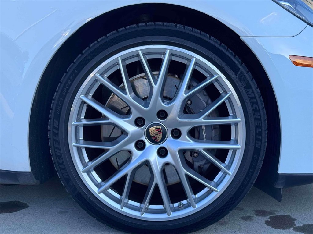 Used 2021 Porsche Panamera image 12