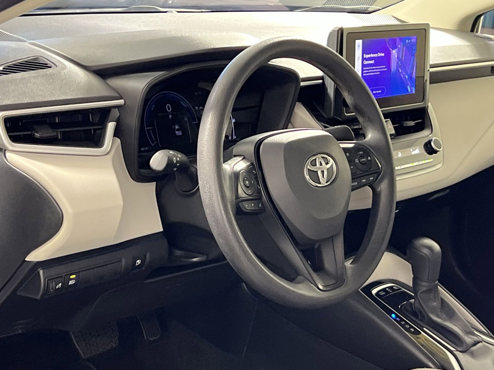 Used 2026 Toyota Corolla LE FWD image 17