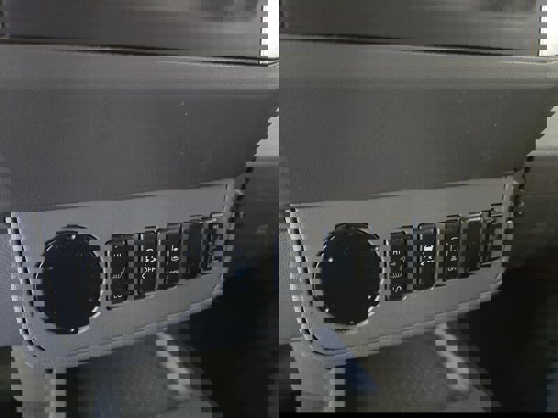 Used 2020 Nissan Frontier SV w/ Midnight Edition Floor Mats image 19