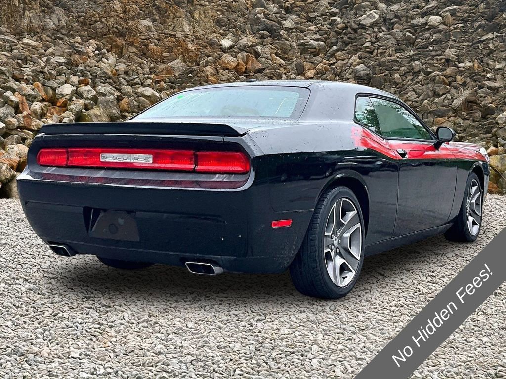 Used 2012 Dodge Challenger R/T RWD image 2