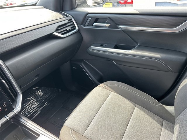 Used 2025 GMC Acadia Elevation image 24