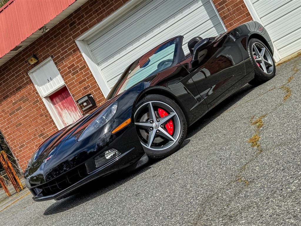 Used 2011 Chevrolet Corvette Convertible w/ Preferred Equipment Group RWD image 7
