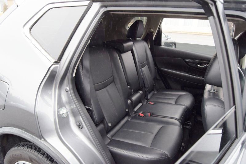 Used 2018 Nissan Rogue SL w/ Premium Package image 26