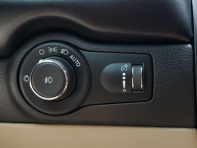 Certified 2021 Dodge Durango SXT RWD image 35