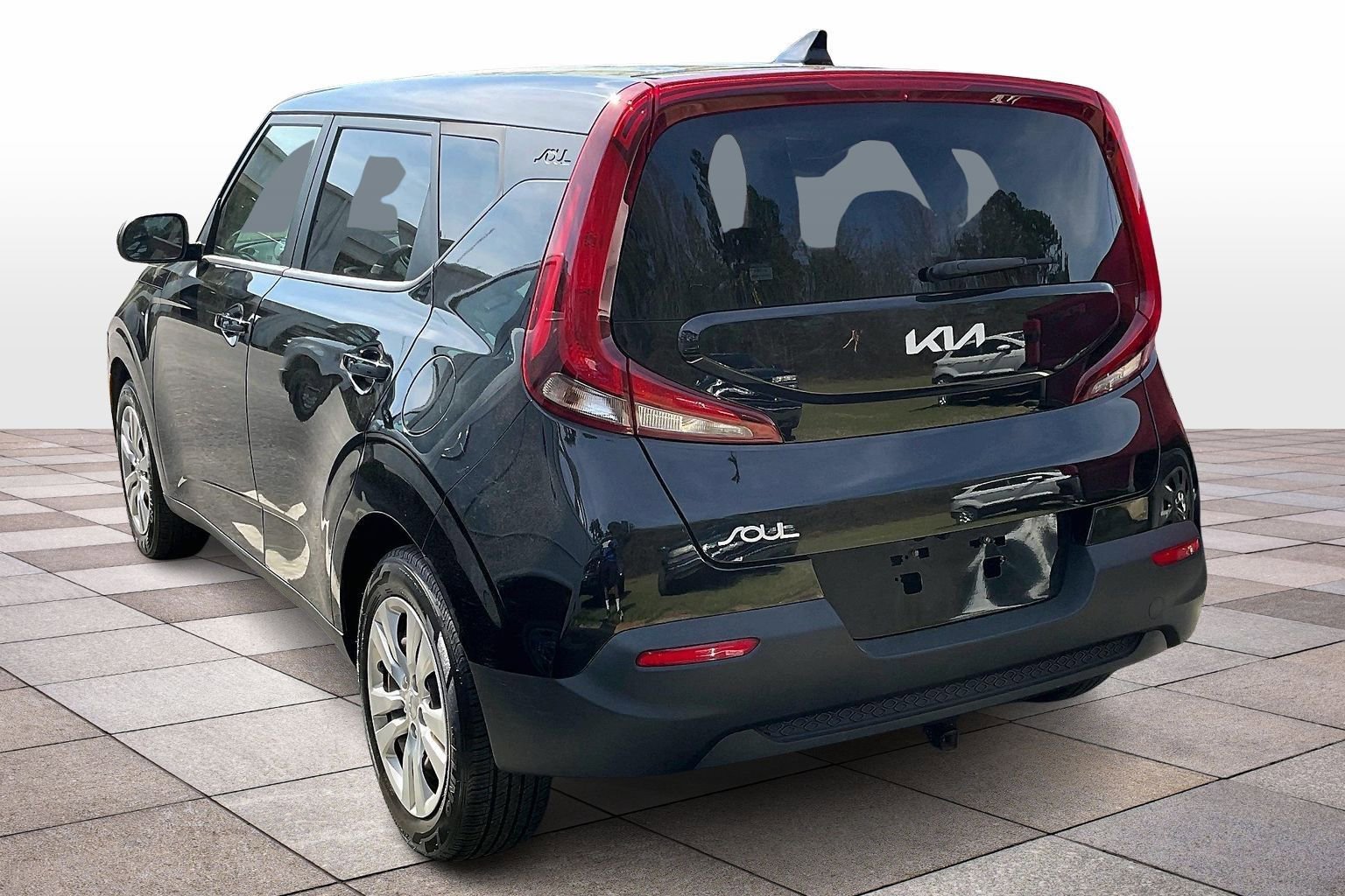 Used 2022 Kia Soul LX FWD image 2