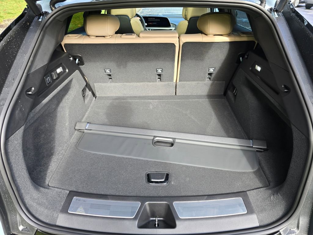 New 2025 Cadillac Lyriq Sport w/ Nappa Leather Package image 16