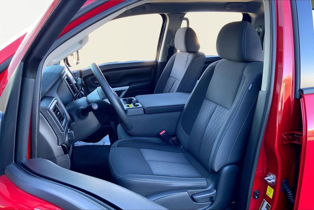 Used 2024 Nissan Titan SV w/ Accessory Utility Package image 15