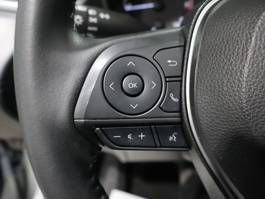 Used 2023 Toyota Corolla Cross LE w/ Moonroof Package image 34