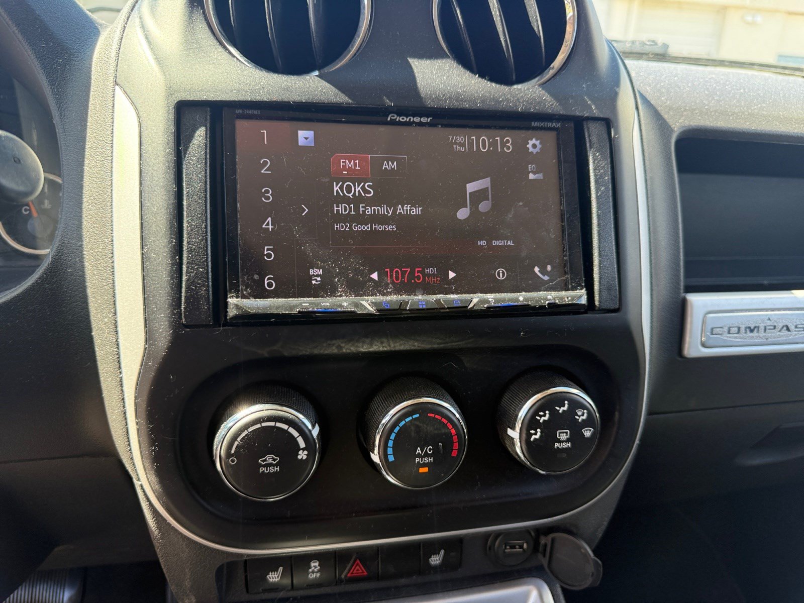 Used 2017 Jeep Compass Latitude FWD image 26