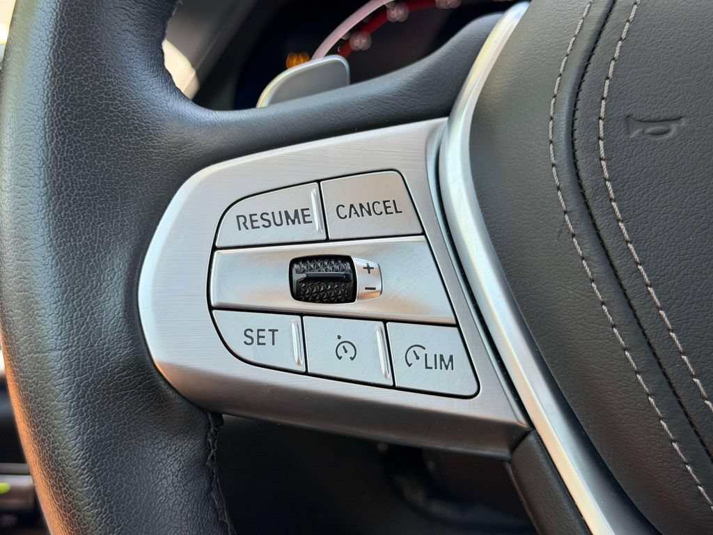 Used 2022 BMW X7 xDrive40i w/ Parking Assistance Package AWD/4WD image 31