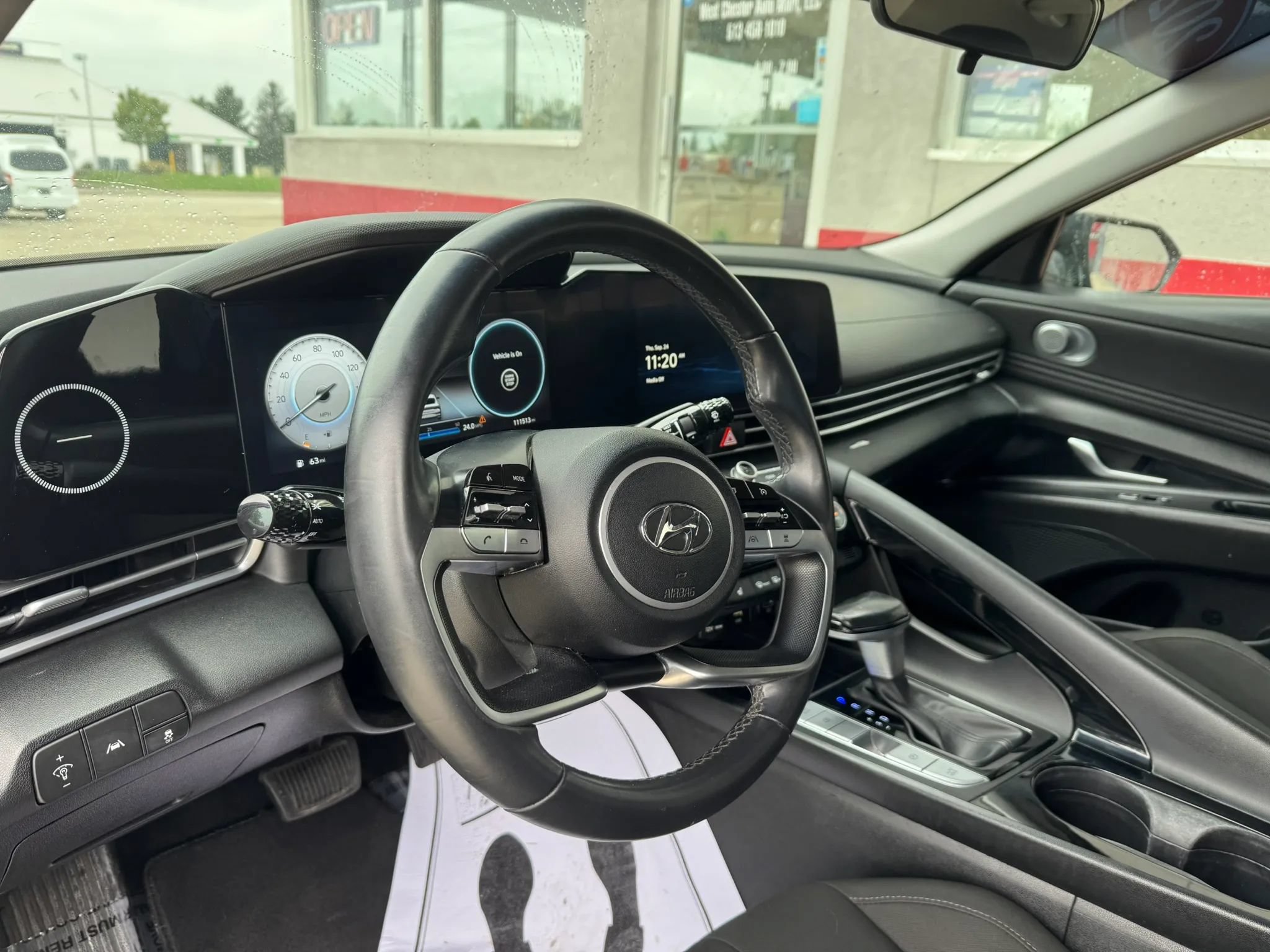 Used 2023 Hyundai Elantra SEL w/ Convenience Package FWD image 9