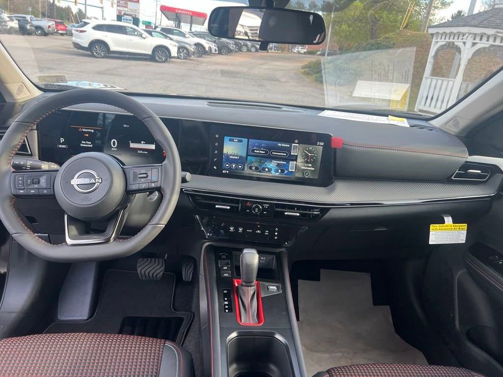 Used 2025 Nissan Kicks SR image 14