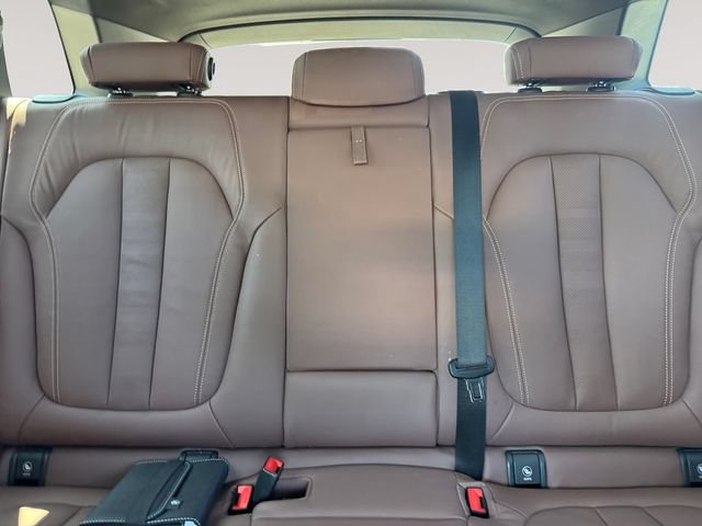 Used 2022 BMW X5 xDrive40i w/ Executive Package AWD/4WD image 12