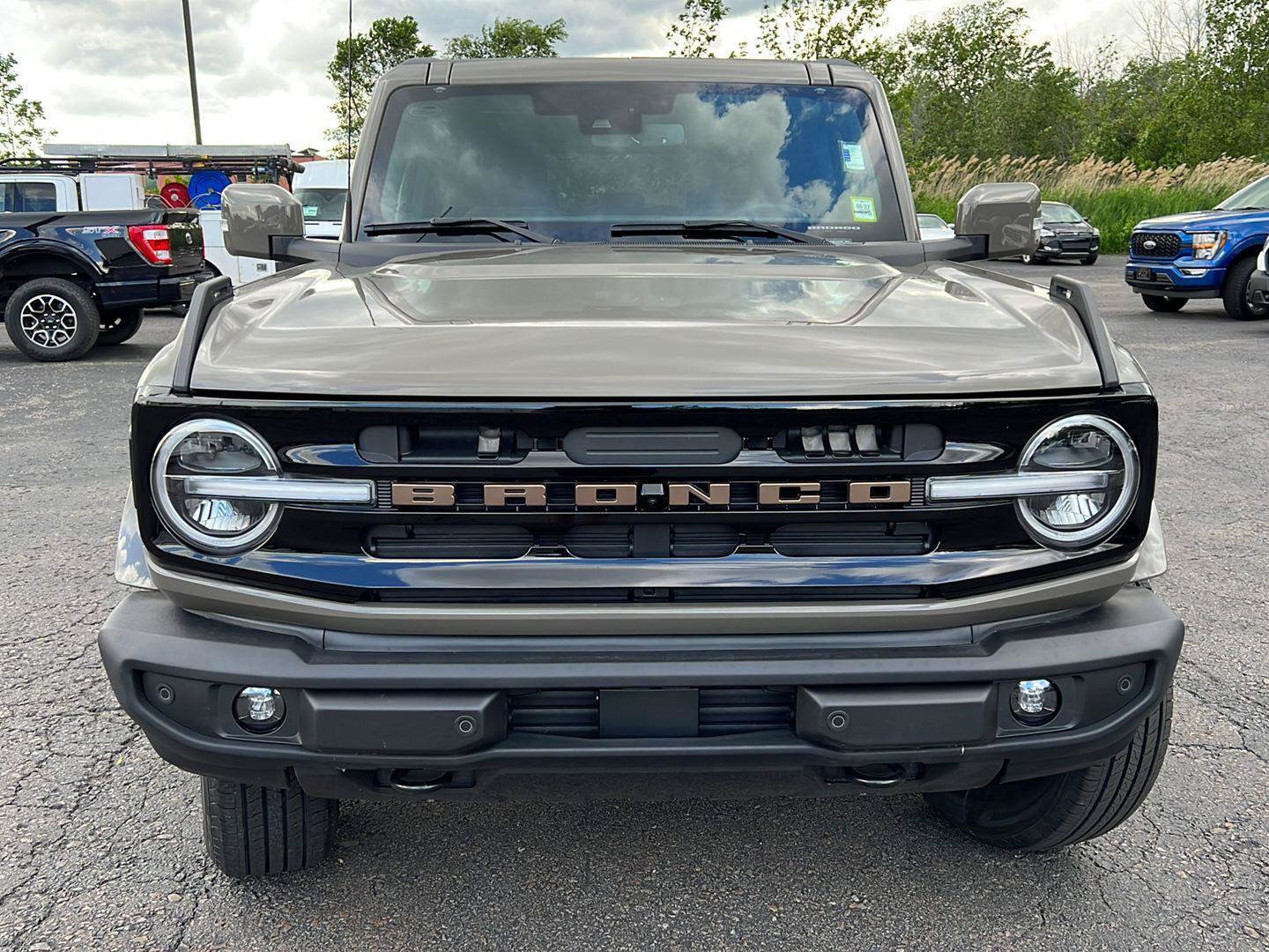 Used 2025 Ford Bronco Outer Banks AWD/4WD image 15